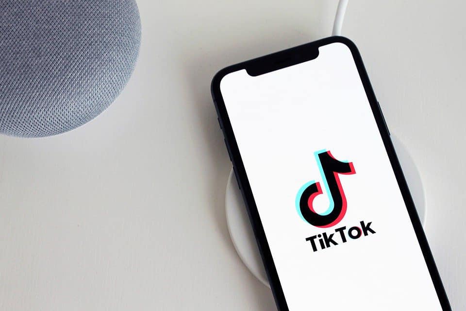 TikTok loading screen on mobile