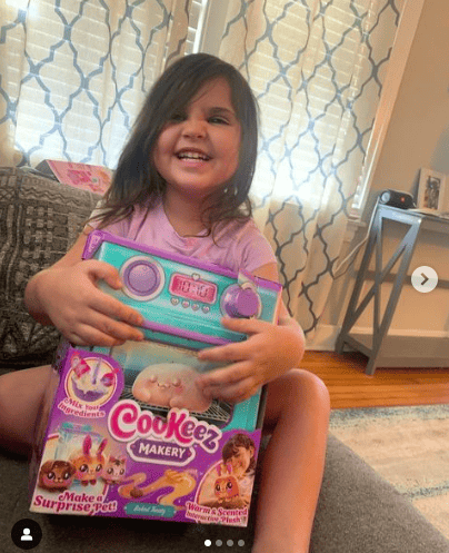 Christina Flynn's daughter happy with Cookeez Makery toy