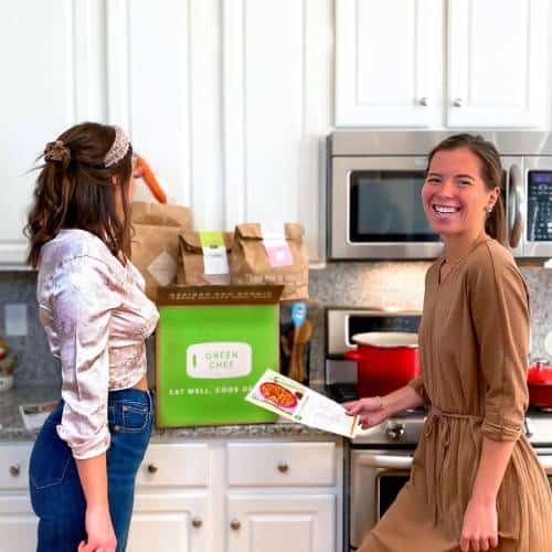 Jessica Gohlinghorst | In the kitchen ready to prep something vegan