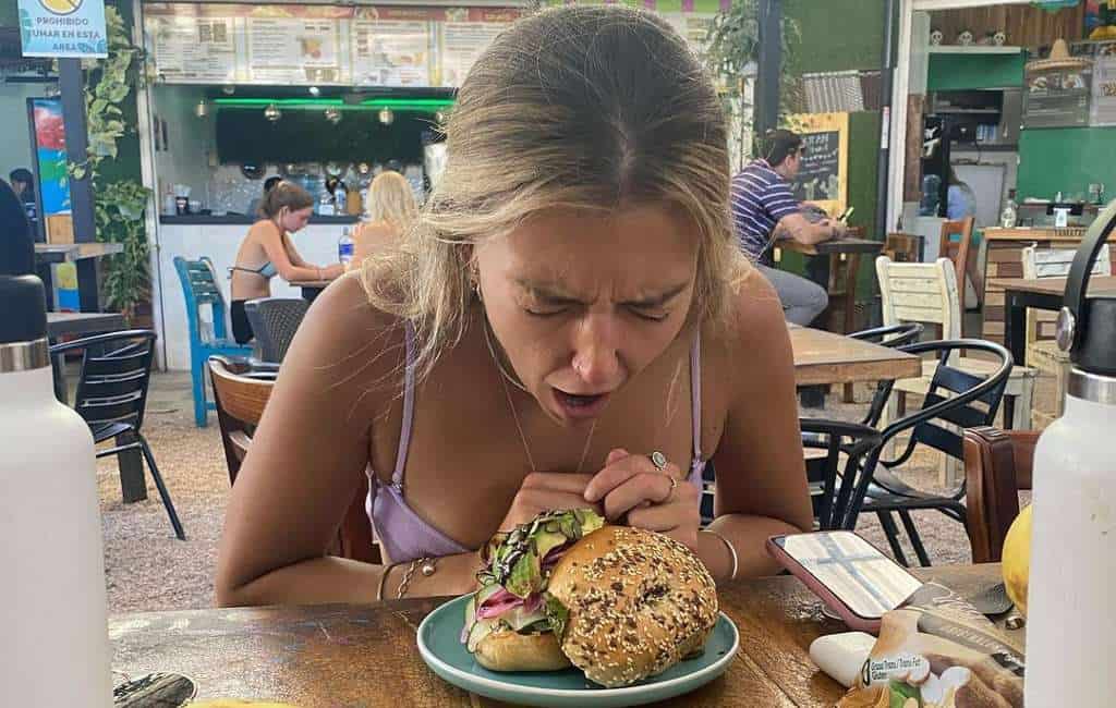 Lauren Cliffe outdoor vegan dining | Avocado bagel