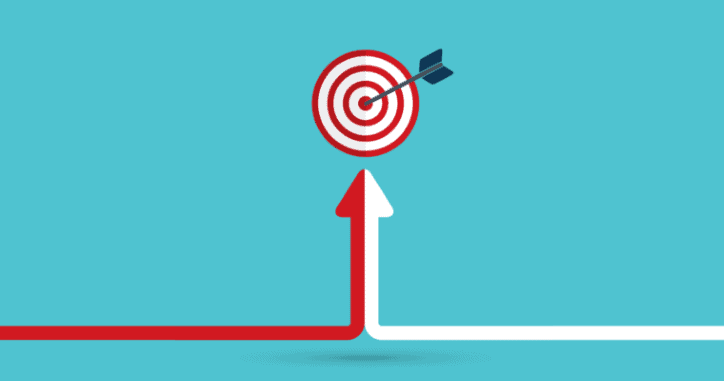 Retargeting Customers | Target board with arrow piercing the bullseye